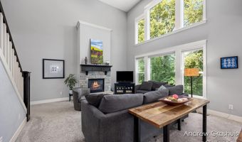 10 Fox Point Ct, Ada, MI 49301