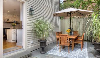 204 Spring St, Newport, RI 02840