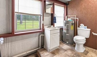 634 Alapaha River Dr, Alapaha, GA 31622