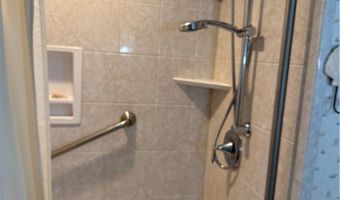 135 Ridgeland Dr, Amherst, OH 44001