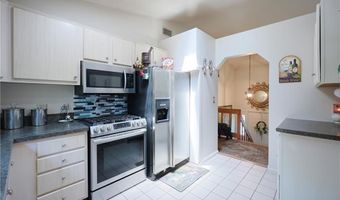 52 Urquhart St, Cranston, RI 02920