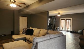 21306 Lawrence 2074, Ash Grove, MO 65604