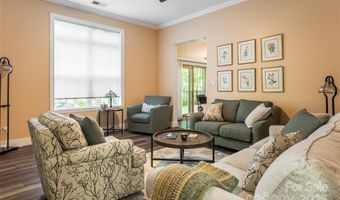 47 Timberwood Dr, Asheville, NC 28806