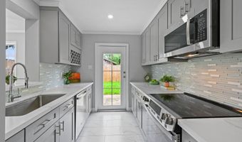 4625 Parkoaks Dr #65, Baton Rouge, LA 70816