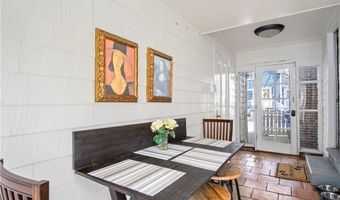 84 Third St, Newport, RI 02840