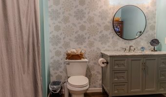 390 Blair Cir, Aurora, OH 44202