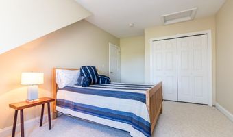 13 Hollyhock Knoll Ct 13, Bourne, MA 02532