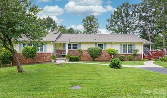 352 Cedar Ln, Arden, NC 28704
