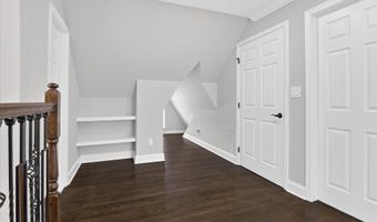 1607 N GLEBE Rd, Arlington, VA 22207