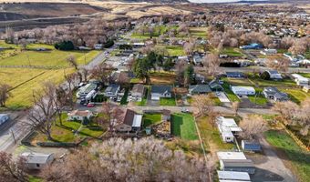 307 6th St, Benton City, WA 99320