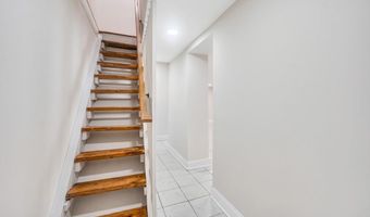 17 Banbury Ct, Amityville, NY 11701
