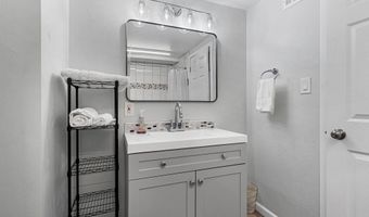 2323 PALISADES Dr, Appleton, WI 54915