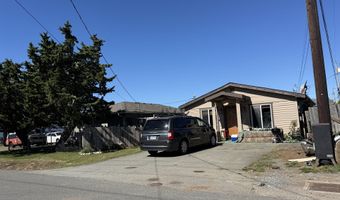 1202 IRIS St, Brookings, OR 97415