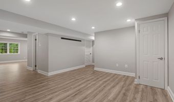 3436 HOLLY Rd, Annandale, VA 22003