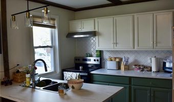 88 Maple Ave, Barrington, RI 02806