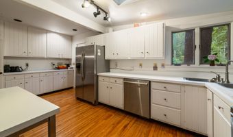 58 W Redding Rd, Danbury, CT 06810