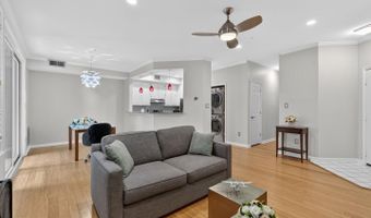 6944 ELLINGHAM Cir #A, Alexandria, VA 22315