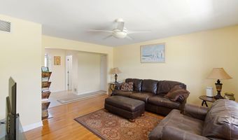 16 Cherry St, Beachwood, NJ 08722