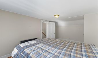 53 School St, Johnston, RI 02919