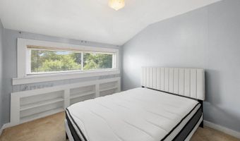 164 7th St, Bangor, ME 04401