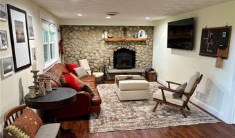 10 Lakeside Dr, Charlestown, RI 02813