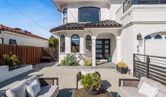641 Bayview Dr, Aptos, CA 95003