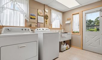 39576 N PETITE Pass, Antioch, IL 60002