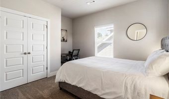 905 N Main St, Bentonville, AR 72712