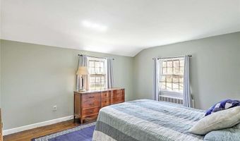 11 Pine Ave, Barrington, RI 02806