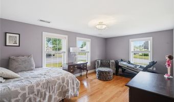 336 Dover Ave, East Providence, RI 02914