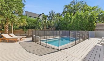 370 8TH St, Atlantic Beach, FL 32233