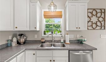 724 Sherwood Rd, Asheboro, NC 27205