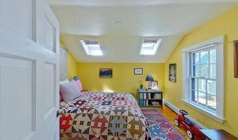 12 Sherman St, Newport, RI 02840