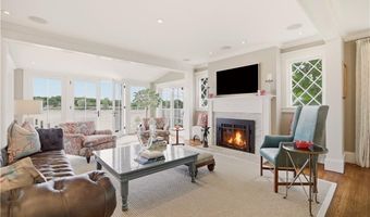 11 Opechee Dr, Barrington, RI 02806
