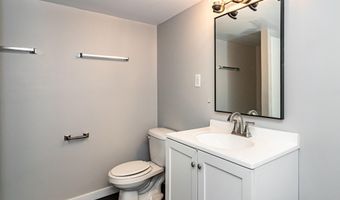228 Hilltop Rd, Ames, IA 50014