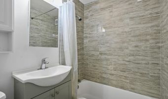 1121 ARLINGTON Blvd 746, Arlington, VA 22209
