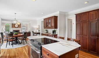 15 Strafford Ln, Bedford, NH 03110
