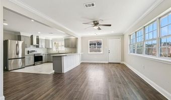 300 CHINCHILLA Dr, Arabi, LA 70032