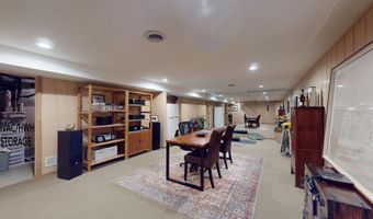 3229 N Volz Dr E, Arlington Heights, IL 60004