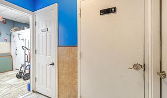 827 KENNEDY St NW, Washington, DC 20011