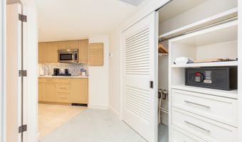 223 Saratoga Rd 1805, Honolulu, HI 96815