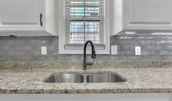 6618 Shady Ridge Ln, Austell, GA 30168