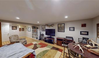 824 Minnie Maddern St, Albert Lea, MN 56007