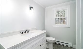 27 Long Meadow Ln, Bethel, CT 06801