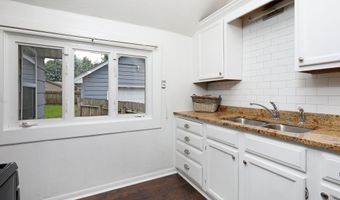 3832 Bowdoin St, Des Moines, IA 50313