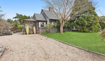 25 Gardiner Dr, Amagansett, NY 11930