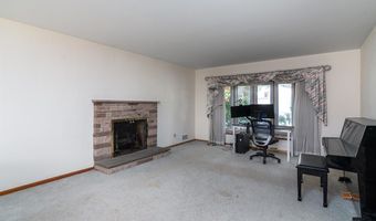 64 Amherst Rd, Cranston, RI 02920