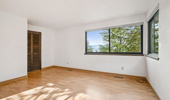 1015 Oneida Cir, Ashland, OR 97520