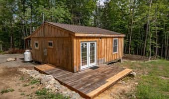 8 Magnolia Ln, Starks, ME 04911