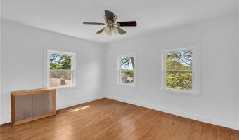 14 Barnsdale Rd, East Providence, RI 02914